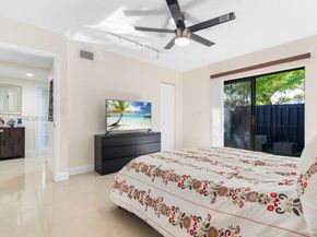 371 Fairway Cir 56, Weston FL 33326