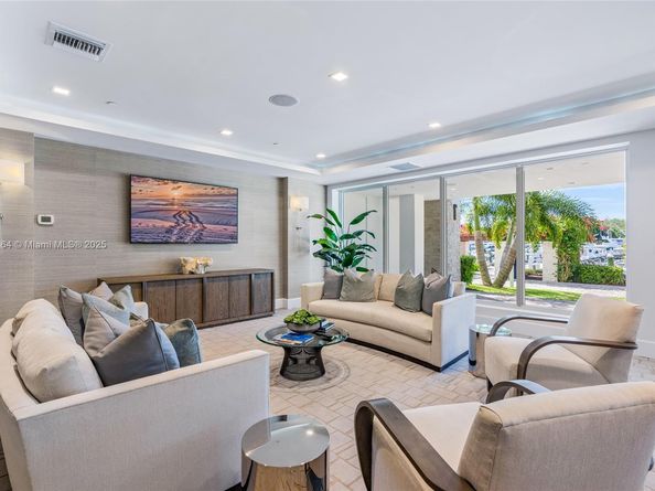 2720 Donald Ross Rd 406, Palm Beach Gardens FL 33410