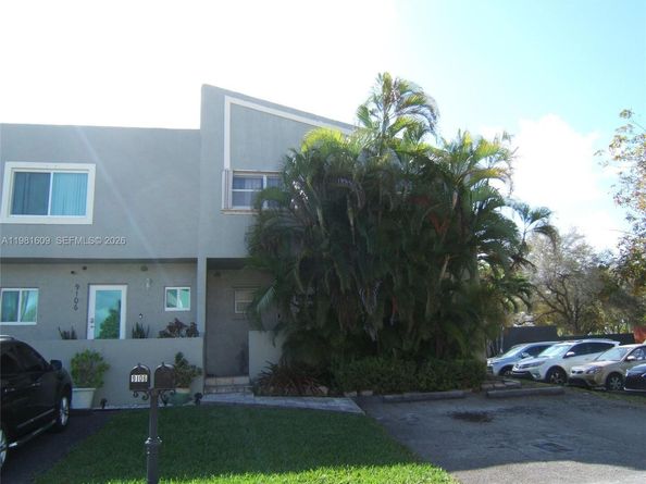 9110 SW 203rd Ter, Cutler Bay FL 33189