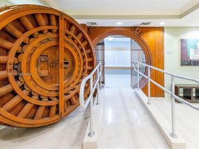 111 E Flagler St 909, Miami FL 33131