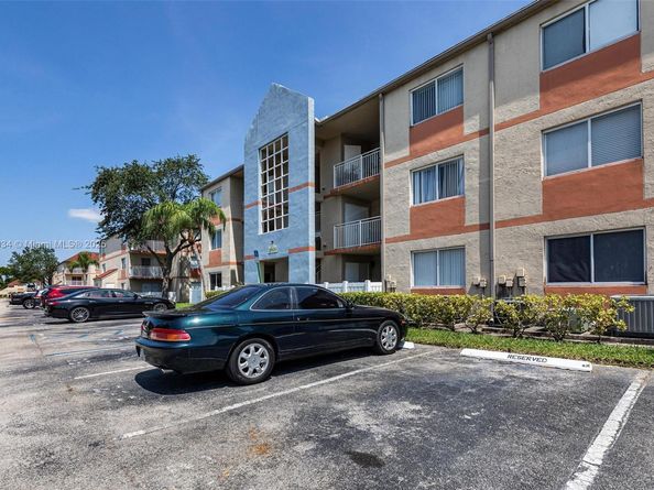 18830 NW 57th Ave 201, Hialeah FL 33015