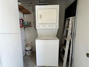 18830 NW 57th Ave 201, Hialeah FL 33015