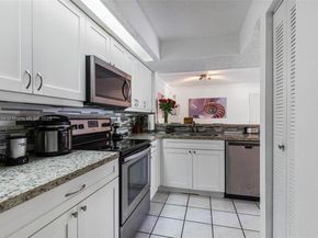 18830 NW 57th Ave 201, Hialeah FL 33015