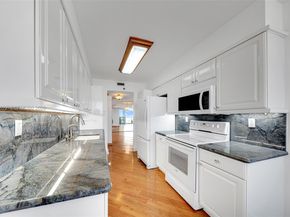 3598 NE Yacht Club Dr 1402, Aventura FL 33180