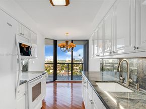 3598 NE Yacht Club Dr 1402, Aventura FL 33180