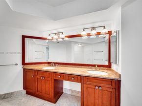 3598 NE Yacht Club Dr 1402, Aventura FL 33180