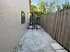 8510 NW 46th Ct, Lauderhill FL 33351