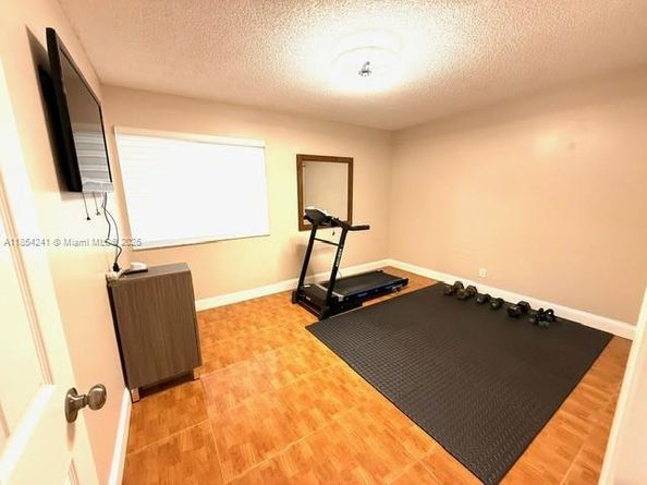 8510 NW 46th Ct, Lauderhill FL 33351