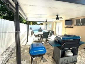 8510 NW 46th Ct, Lauderhill FL 33351