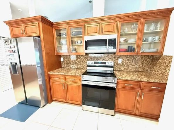 8510 NW 46th Ct, Lauderhill FL 33351