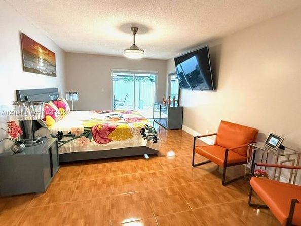 8510 NW 46th Ct, Lauderhill FL 33351