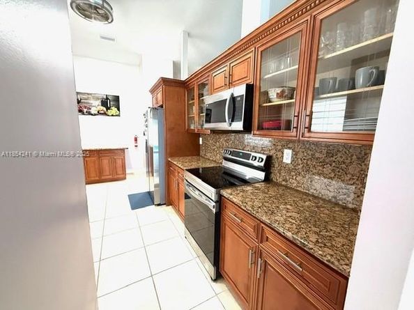 8510 NW 46th Ct, Lauderhill FL 33351