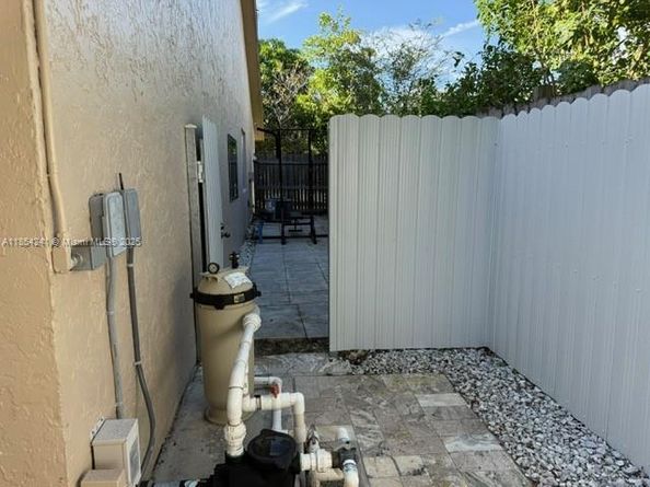 8510 NW 46th Ct, Lauderhill FL 33351