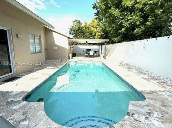 8510 NW 46th Ct, Lauderhill FL 33351