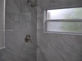 571 NE 61st St, Oakland Park FL 33334