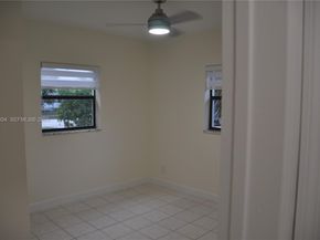 571 NE 61st St, Oakland Park FL 33334