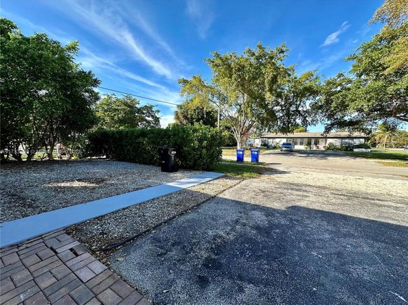 1788 NE 169th St, North Miami Beach FL 33162