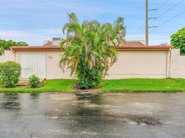 8454 NW 31st Ct, Sunrise FL 33351