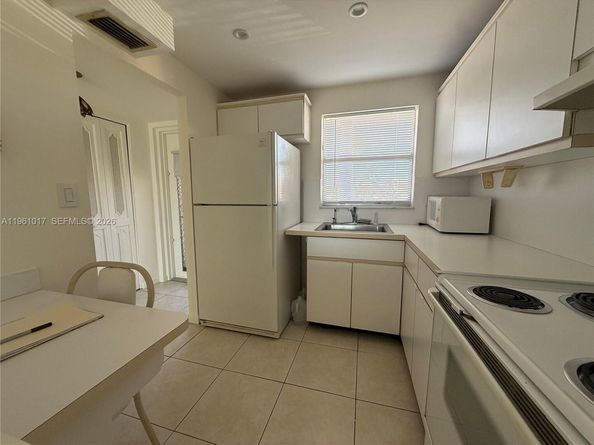 9001 Sunrise Lakes Blvd 208, Sunrise FL 33322