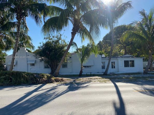 894 NW 108th St, Miami FL 33168