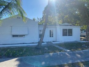 894 NW 108th St, Miami FL 33168