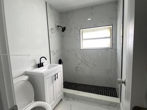894 NW 108th St, Miami FL 33168
