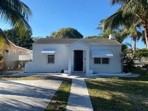 894 NW 108th St, Miami FL 33168