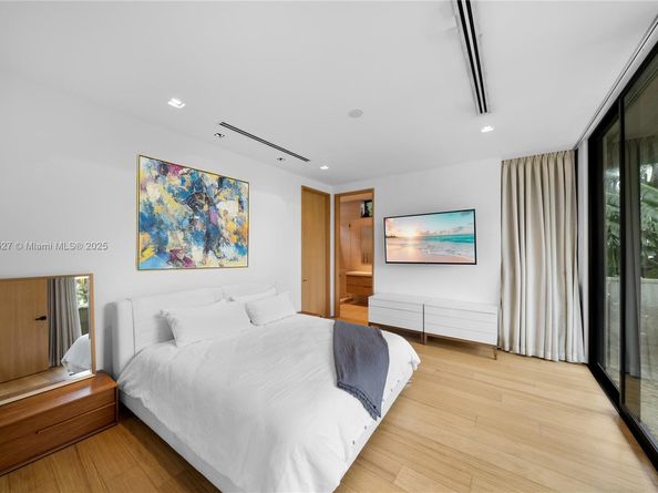 126 W San Marino Dr, Miami Beach FL 33139