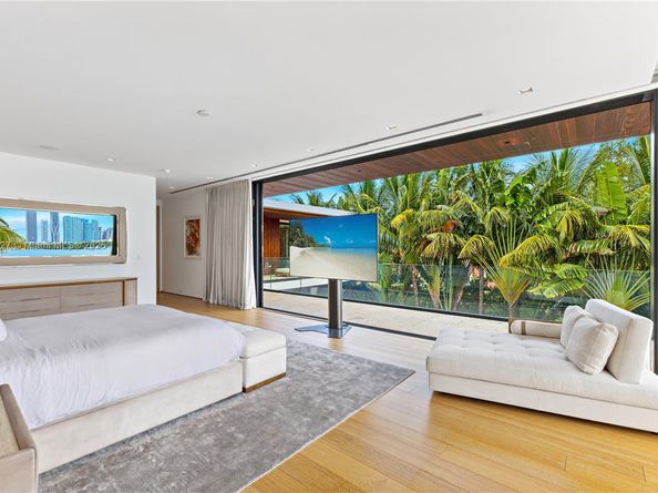 126 W San Marino Dr, Miami Beach FL 33139