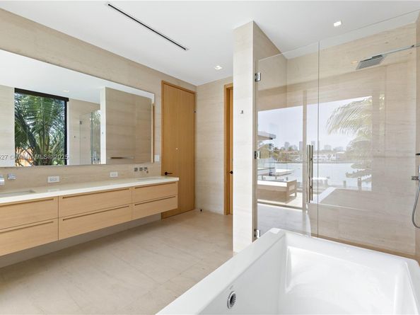 126 W San Marino Dr, Miami Beach FL 33139