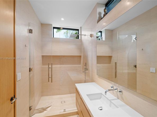 126 W San Marino Dr, Miami Beach FL 33139