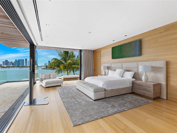 126 W San Marino Dr, Miami Beach FL 33139