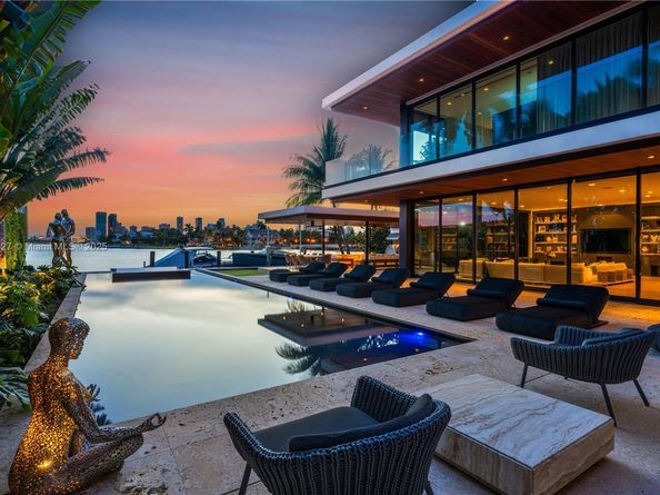 126 W San Marino Dr, Miami Beach FL 33139