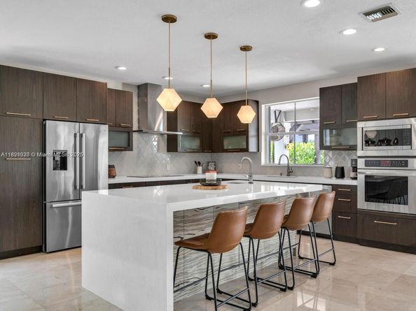 2132 Quail Roost Dr, Weston FL 33327