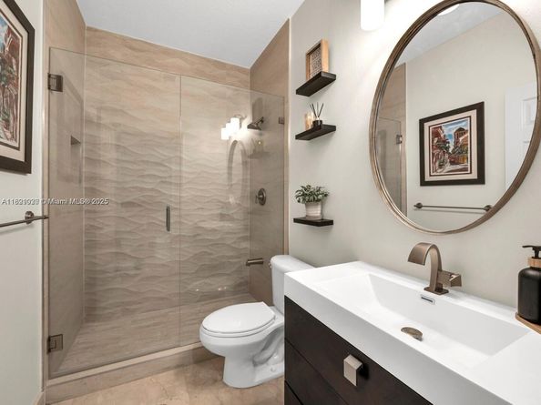 2132 Quail Roost Dr, Weston FL 33327