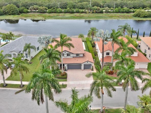 2132 Quail Roost Dr, Weston FL 33327