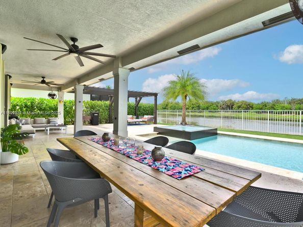 2132 Quail Roost Dr, Weston FL 33327