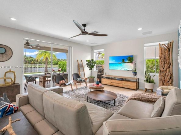 2132 Quail Roost Dr, Weston FL 33327