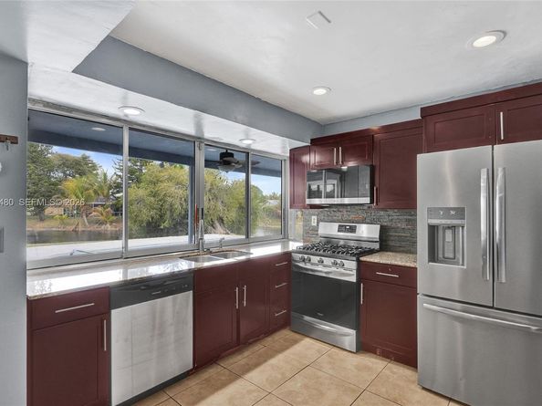 8699 NW 26th Pl, Sunrise FL 33322