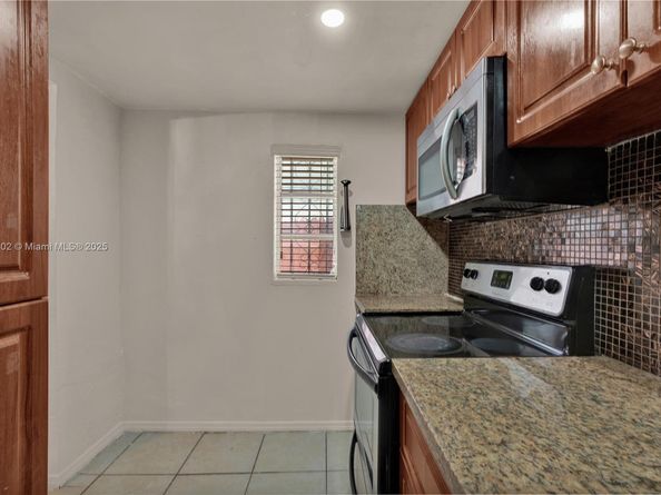 2145 SW 7th St, Miami FL 33135
