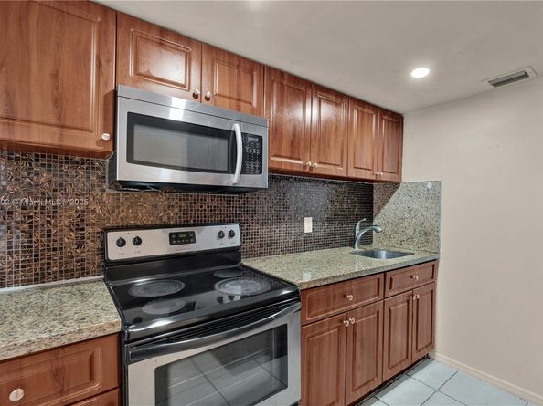 2145 SW 7th St, Miami FL 33135