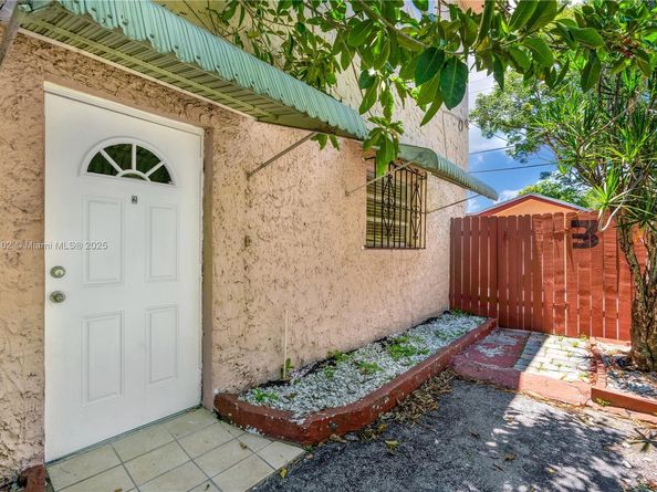 2145 SW 7th St, Miami FL 33135