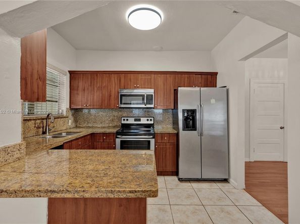 2145 SW 7th St, Miami FL 33135