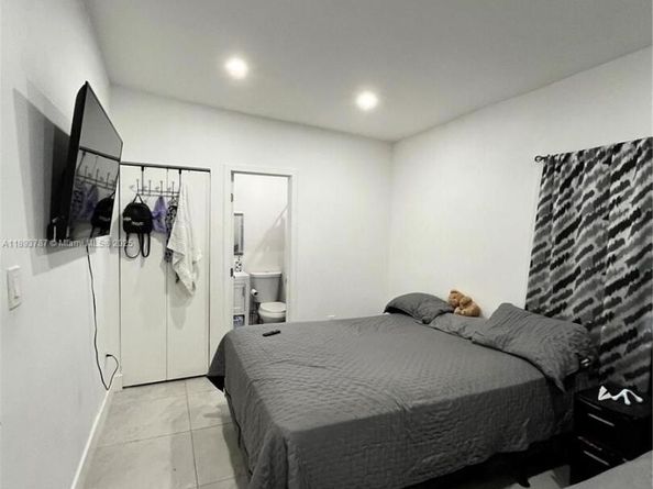 1102 NW 103rd Street, Miami FL 33150