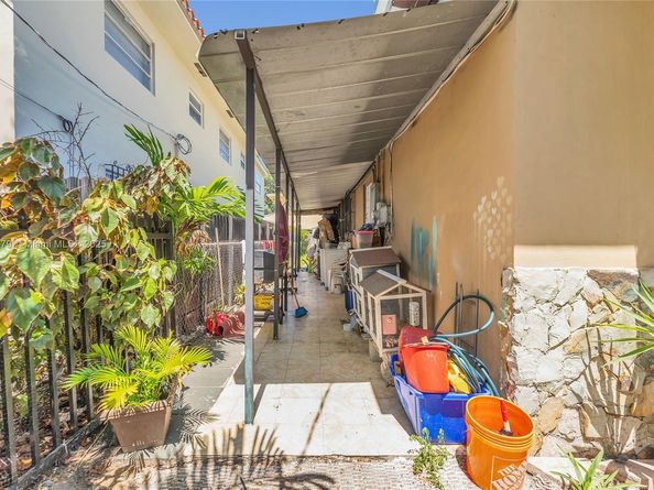 503 NW 43rd Pl, Miami FL 33126