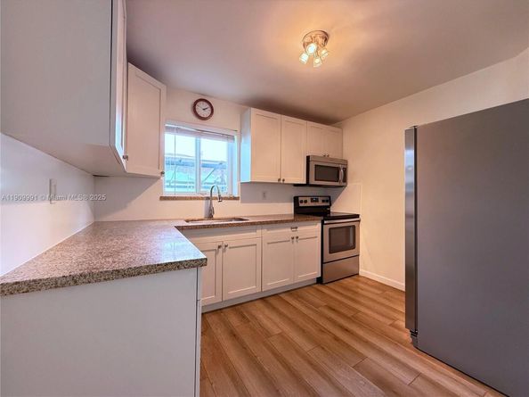 2625 SW 67th Ave, Miami FL 33155