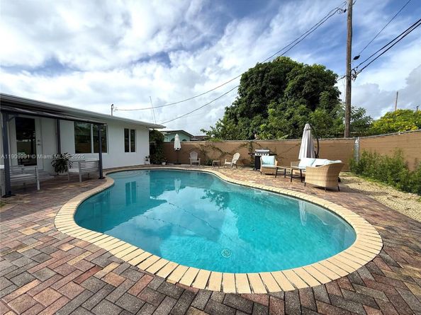 2625 SW 67th Ave, Miami FL 33155