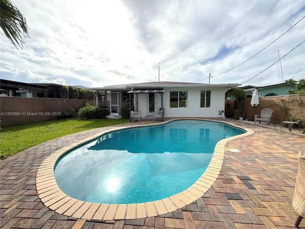 2625 SW 67th Ave, Miami FL 33155