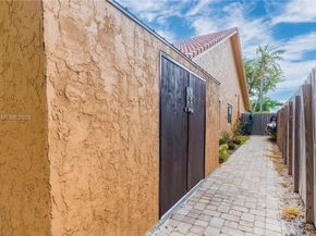 663 NW 107th Ln, Coral Springs FL 33071