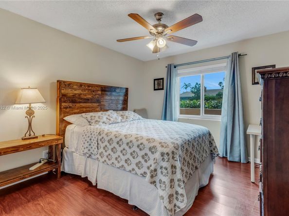 663 NW 107th Ln, Coral Springs FL 33071